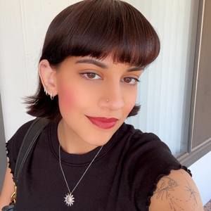 Meet your Posher, Angelique